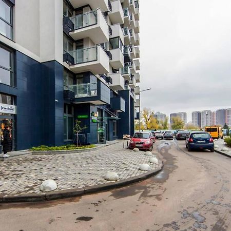 Новые Светлые Апартаменты Метро Славутич 키예프 외부 사진